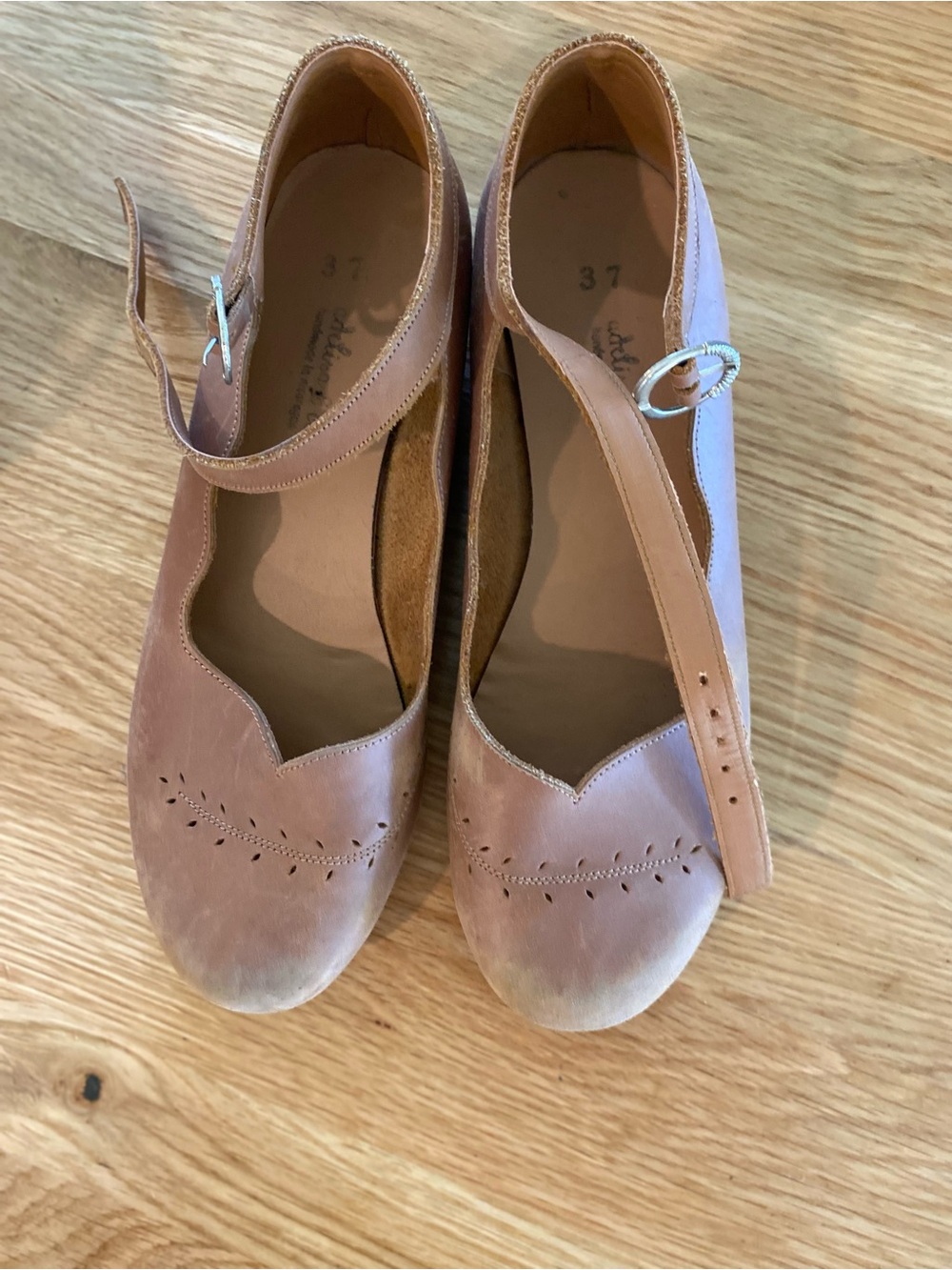 Adelisa & Co Mary Jane Leather Flats size 37